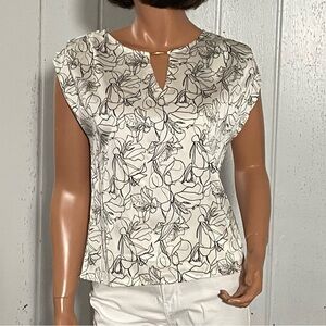 NWT Love and promises Women'Floral Print Top Sz S